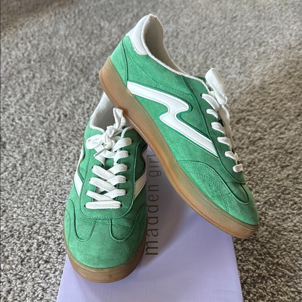 Women’s Madden Girl Green Giia Sneakers Size 9